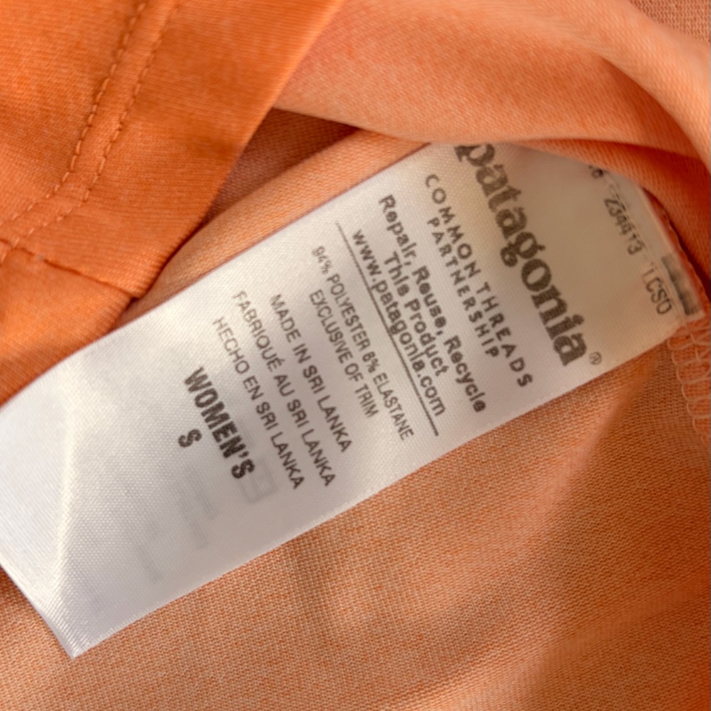 Patagonia Women’s Top Shirt Tropic Comfort
Crew in Lite Cusco Orange Small - Picture 12 of 13